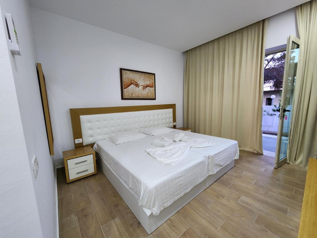 Sea Front Villa Vlorë Exteriér fotografie