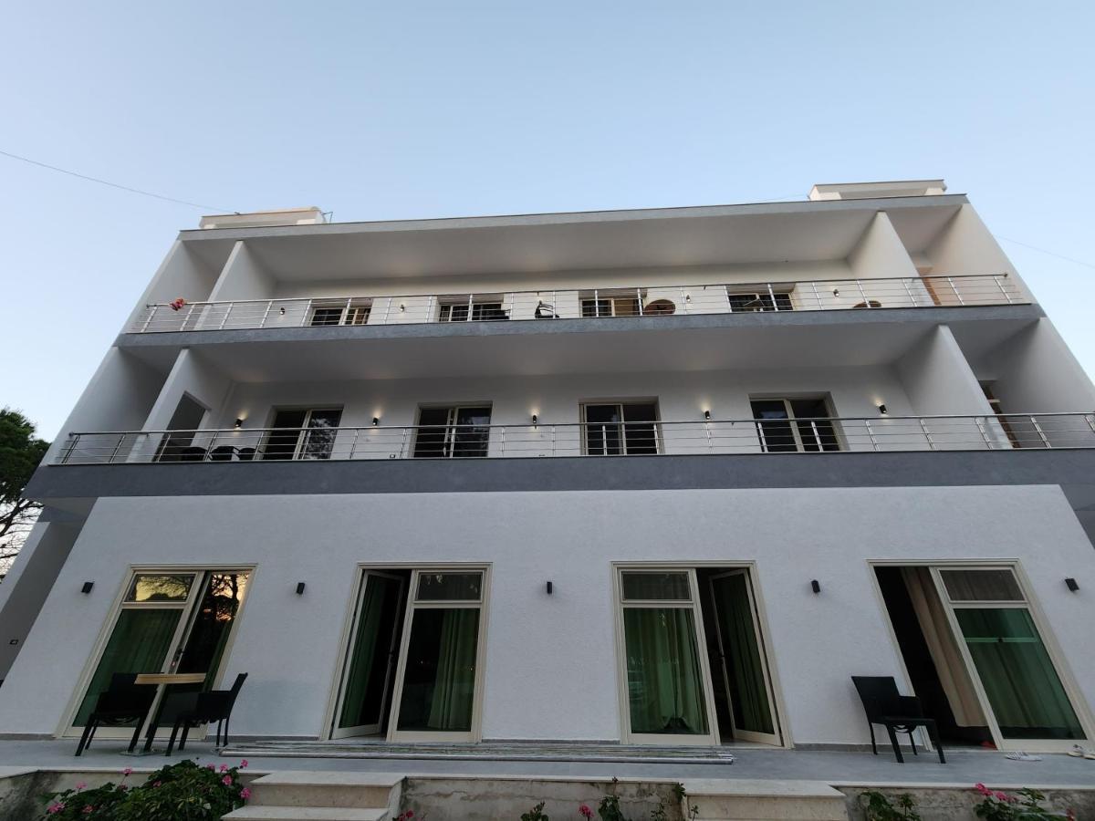 Sea Front Villa Vlorë Exteriér fotografie